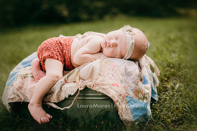 Outdoor sunset newborn portraits near Pittsburgh, PA.  | Laura Mares Photography | Pittsburgh Newborn Photographer