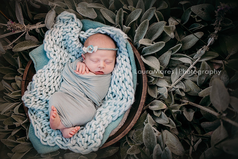 Outdoor sunset newborn portraits with mint props in a vintage wooden bowl  | Laura Mares Photography | Pittsburgh Newborn Photographer